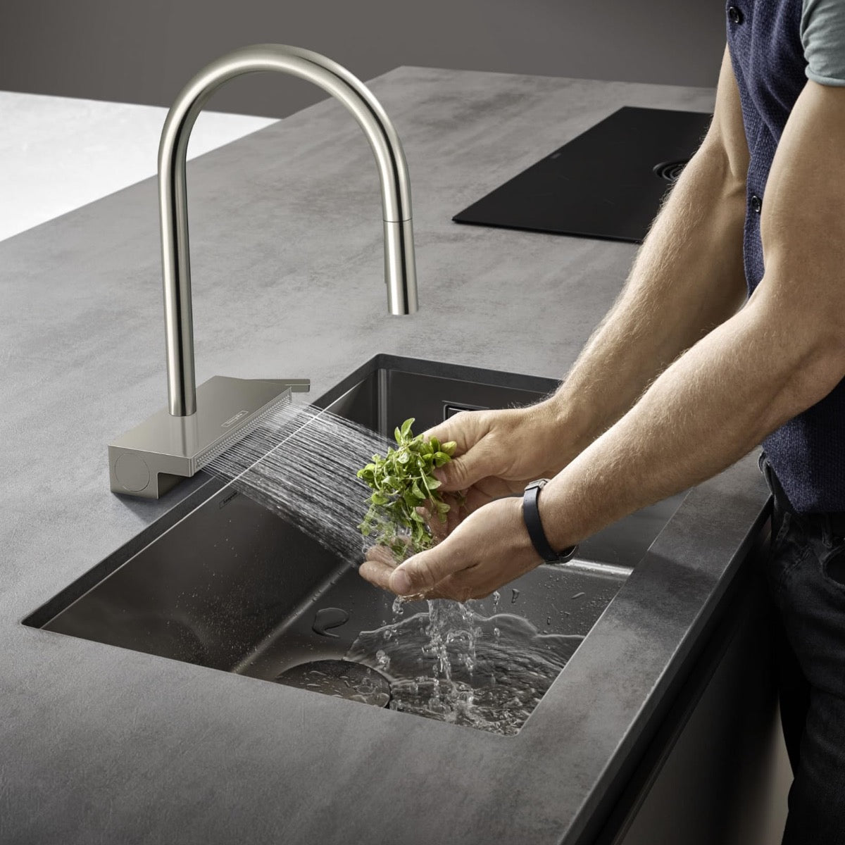 73837800 Hansgrohe Aquno Select M81 vrtljiva izvlečna kuhinjska armatura