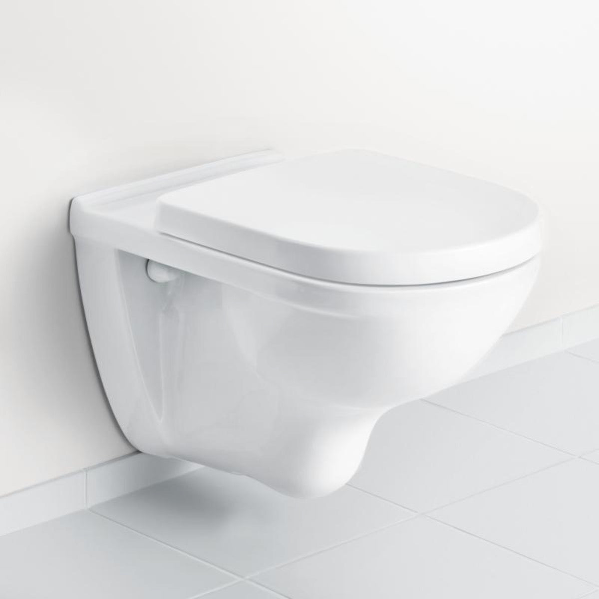 5660HR01 Villeroy & Boch O.Novo viseča brezrobna WC školjka z WC desko s počasnim zapiranjem